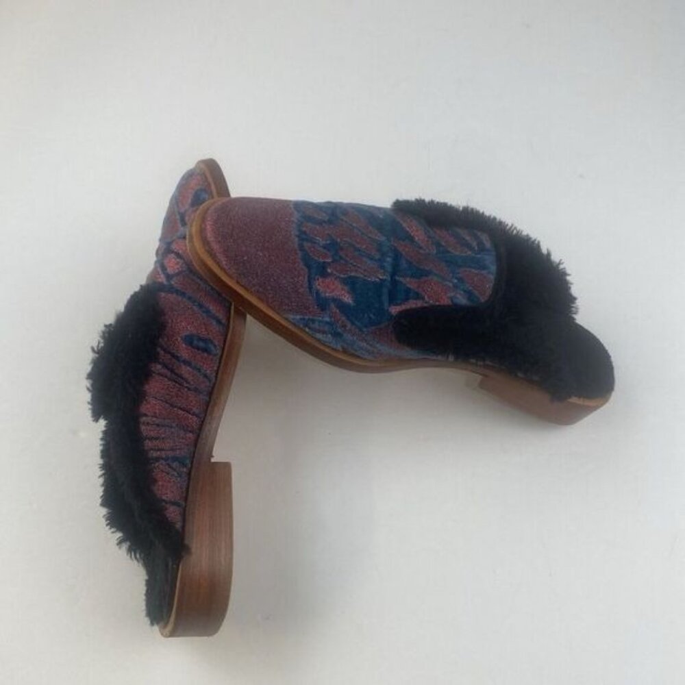 Free People‎ Womens Size 37 US 7 Butterfly Effect Faux Fur Lined Mule Used